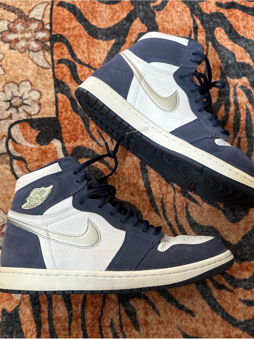 Nike Air Jordan 1 High - Navy and White